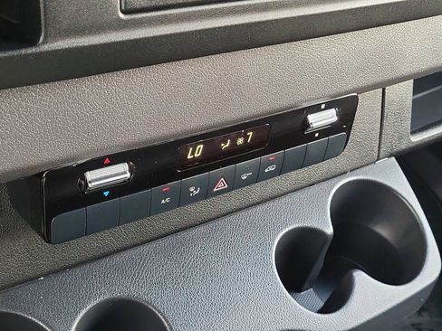 Used 2025 Mercedes-Benz Sprinter 2500 image 28