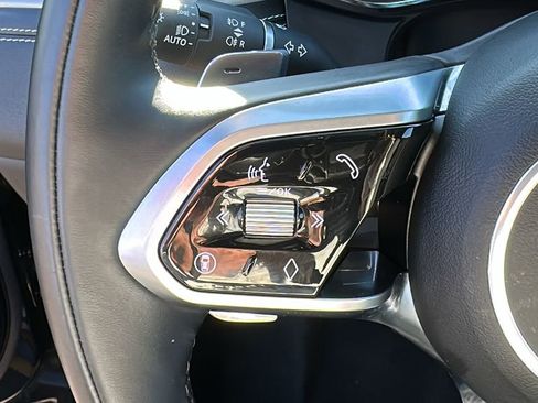 Certified 2025 Jaguar F-PACE R-Dynamic S image 12