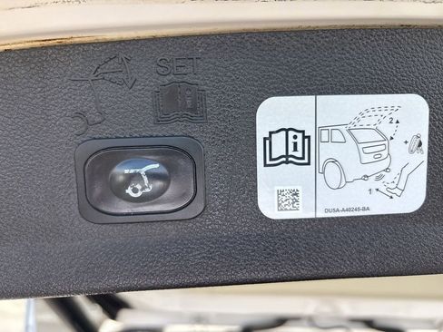 Used 2019 Ford Escape Titanium AWD/4WD image 17