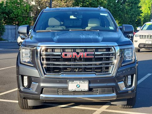 Used 2021 GMC Yukon SLT w/ SLT Premium Package AWD/4WD image 2