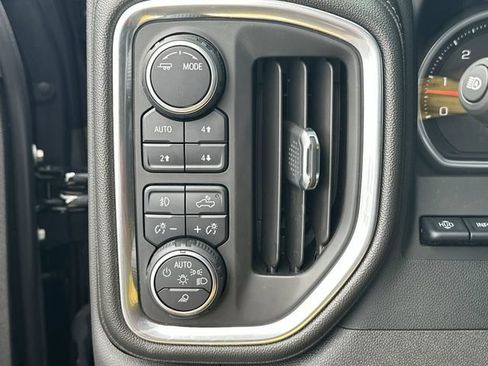 Used 2022 Chevrolet Silverado 1500 High Country w/ Technology Package AWD/4WD image 18