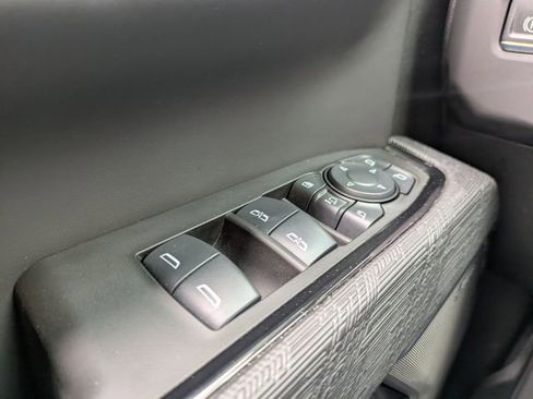 Used 2025 GMC Sierra 2500 AT4X image 28