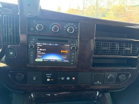 Used 2016 Chevrolet Express 2500 image 14