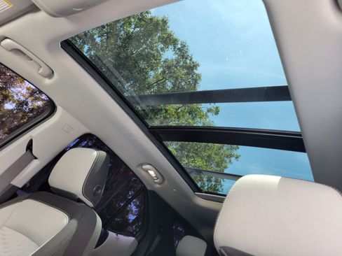 Used 2020 Chevrolet Equinox LT FWD image 25