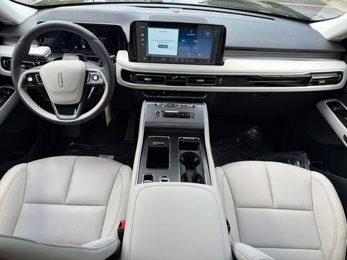 New 2026 Lincoln Aviator 2WD w/ Jet Appearance Package image 24