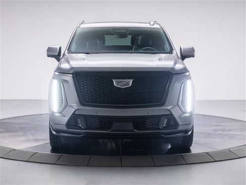 Used 2026 Cadillac Escalade V AWD/4WD image 8