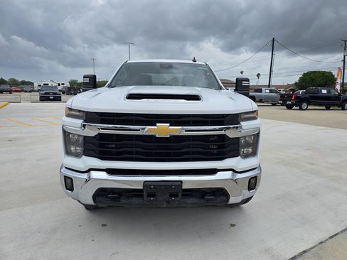 Used 2025 Chevrolet Silverado 2500 LT AWD/4WD image 8