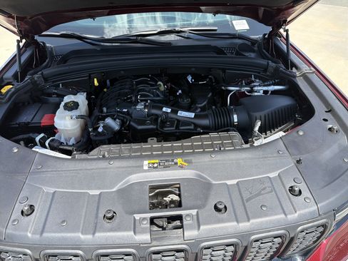 Used 2024 Jeep Grand Cherokee Altitude RWD image 21