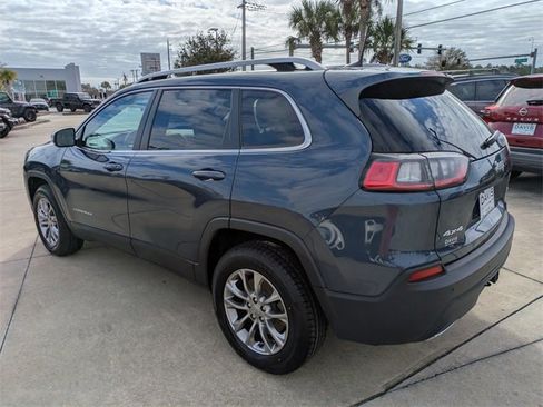 Used 2021 Jeep Cherokee Latitude Lux w/ Comfort/Convenience Group image 6