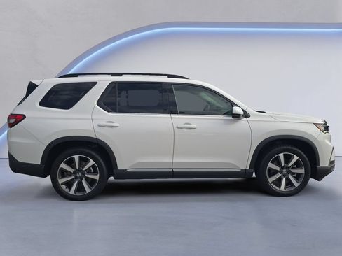 Certified 2024 Honda Pilot Touring image 6