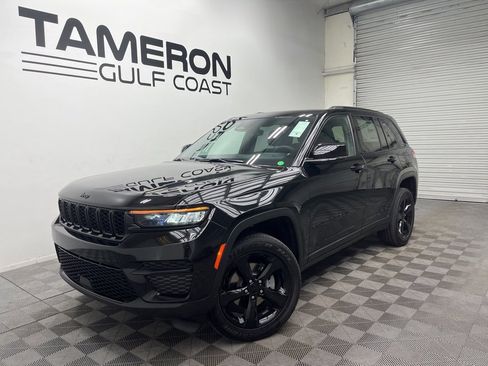 New 2025 Jeep Grand Cherokee Altitude image 1