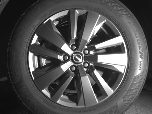 Used 2025 Nissan Pathfinder SV image 12