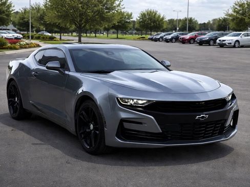 Used 2019 Chevrolet Camaro LT RWD image 7