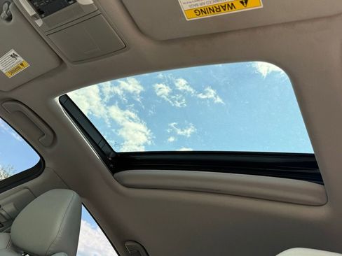 Used 2018 Acura TLX FWD image 26