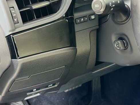 Used 2022 Lexus ES 350 w/ Premium Package image 10