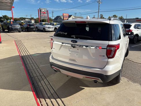 Used 2016 Ford Explorer XLT w/ Equipment Group 202A image 6