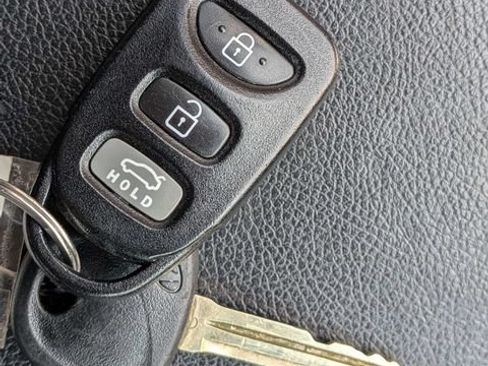 Used 2012 Hyundai Elantra GLS w/ Preferred Pkg 3 FWD image 25