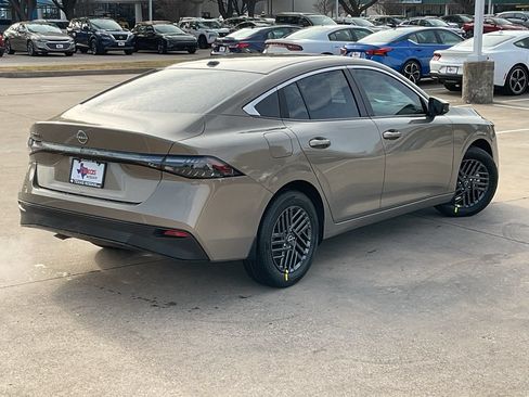 New 2026 Nissan Sentra SV w/ SV Convenience Package FWD image 5
