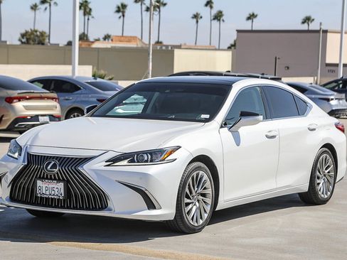 Used 2019 Lexus ES 350 w/ Accessory Package 2 FWD image 3