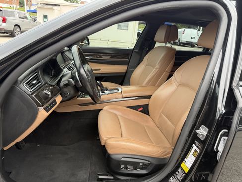 Used 2014 BMW 750Li xDrive AWD/4WD image 12