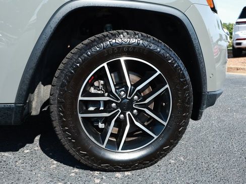 Used 2021 Jeep Grand Cherokee Trailhawk w/ Trailhawk Luxury Group AWD/4WD image 5