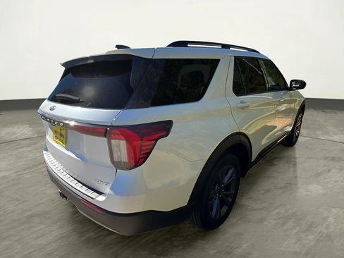 New 2026 Ford Explorer Active w/ Active Comfort Package image 5