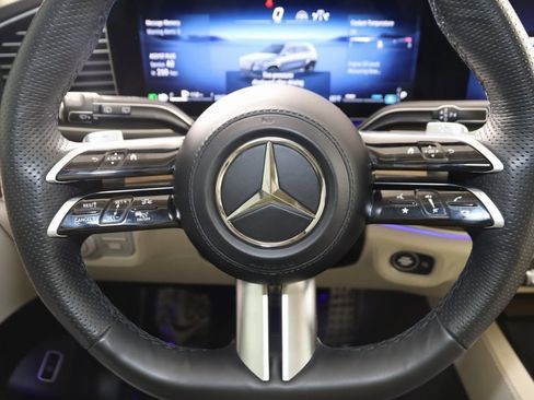 Used 2024 Mercedes-Benz GLS 580 4MATIC image 49