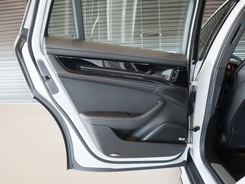 Used 2025 Porsche Panamera 4 image 25