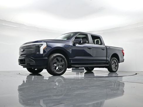 Used 2024 Ford F150 Lightning Lariat image 32