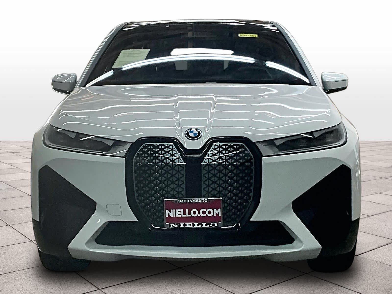 Used 2024 BMW iX xDrive50 w/ Sport Package AWD/4WD image 3