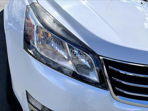 Used 2016 Chevrolet Traverse LT image 32