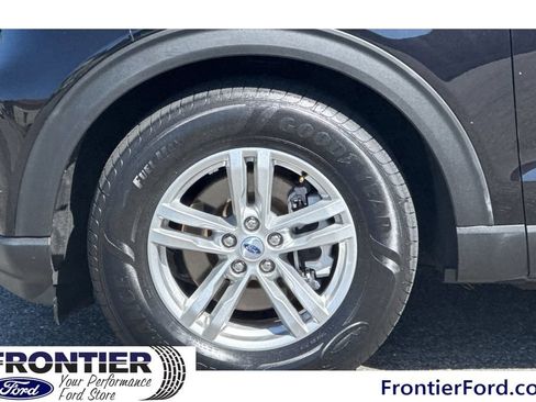 Used 2023 Ford Explorer XLT RWD image 29