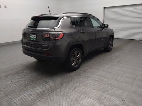 Used 2022 Jeep Compass Latitude AWD/4WD image 9