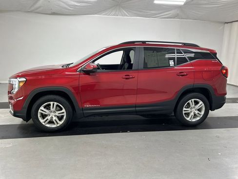 Used 2024 GMC Terrain SLE w/ Driver Convenience Package AWD/4WD image 6