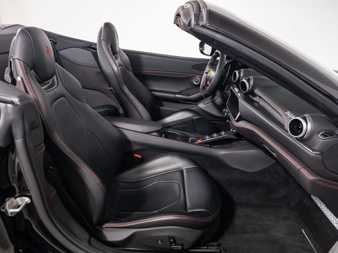 Used 2019 Ferrari Portofino RWD image 33