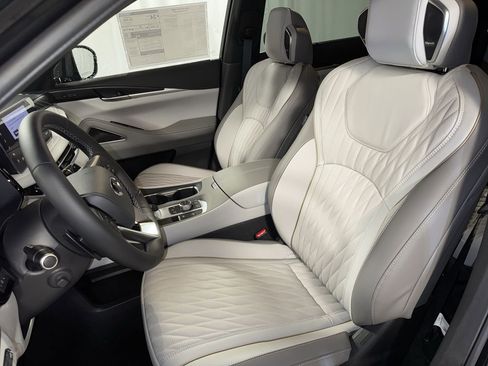 New 2026 INFINITI QX60 Autograph w/ Dark Cargo Package image 16