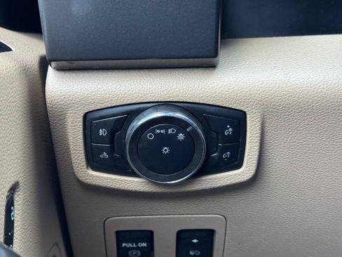 Used 2020 Ford F150 XLT w/ Equipment Group 302A Luxury AWD/4WD image 27