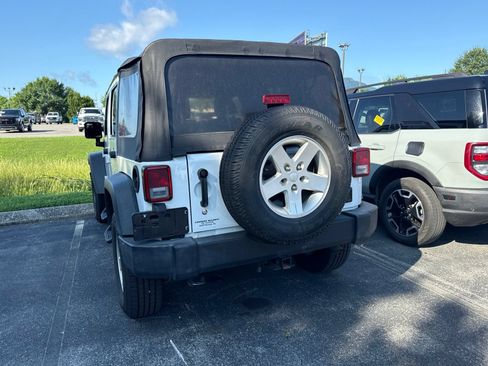 Used 2016 Jeep Wrangler Unlimited Sport w/ Quick Order Package 24S AWD/4WD image 3