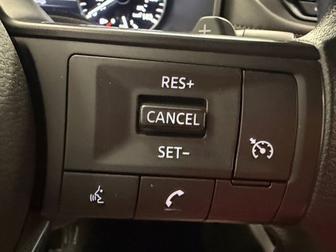 Used 2024 Nissan Rogue S FWD image 31