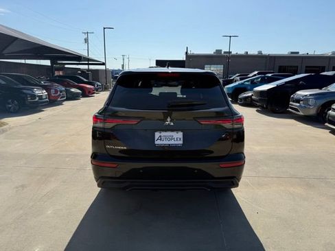 Used 2026 Mitsubishi Outlander ES FWD image 6