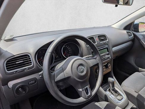 Used 2013 Volkswagen Golf 4-Door FWD image 10