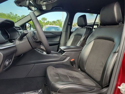 Used 2024 Jeep Grand Cherokee Altitude RWD image 16