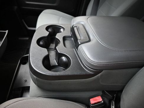 Used 2018 RAM 1500 Express RWD image 11