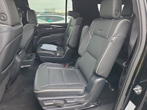 Used 2023 Cadillac Escalade ESV Sport image 11