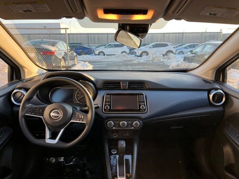 Used 2025 Nissan Versa SV image 32