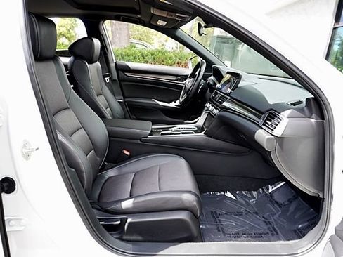 Used 2020 Honda Accord Sport image 11