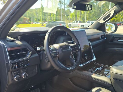 Used 2025 GMC Yukon Denali AWD/4WD image 16