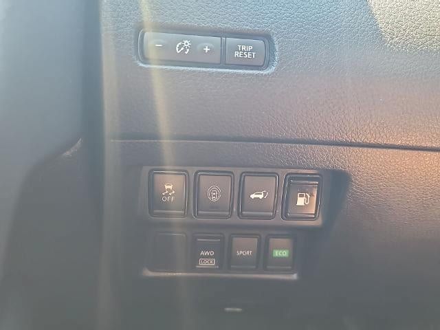 Used 2019 Nissan Rogue SV AWD/4WD image 17