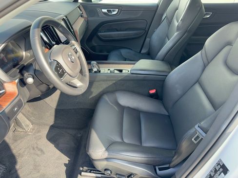 Used 2024 Volvo XC60 B5 Plus w/ Protection Package Premier AWD/4WD image 5