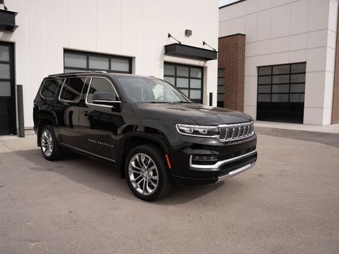 Used 2022 Jeep Grand Wagoneer Series II AWD/4WD image 11